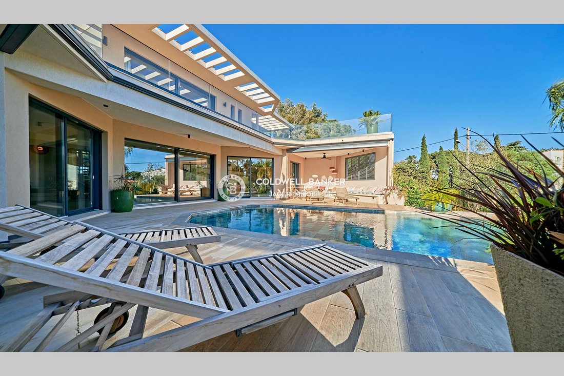 House in Sainte-Maxime, Provence-Alpes-Côte d'Azur, France 2 - 15231687