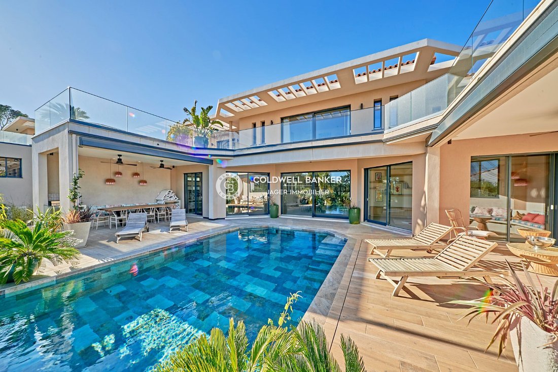 House in Sainte-Maxime, Provence-Alpes-Côte d'Azur, France 1 - 15231687