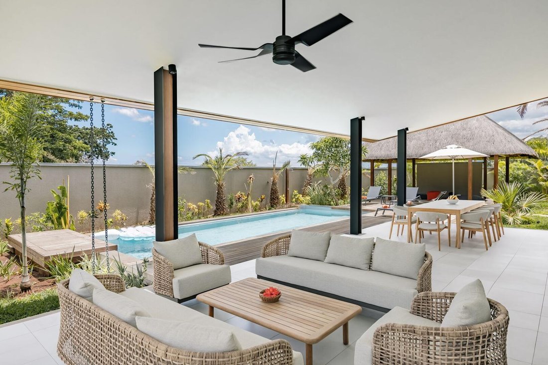 Villa in Tamarin, Rivière Noire District, Mauritius 1 - 14570924