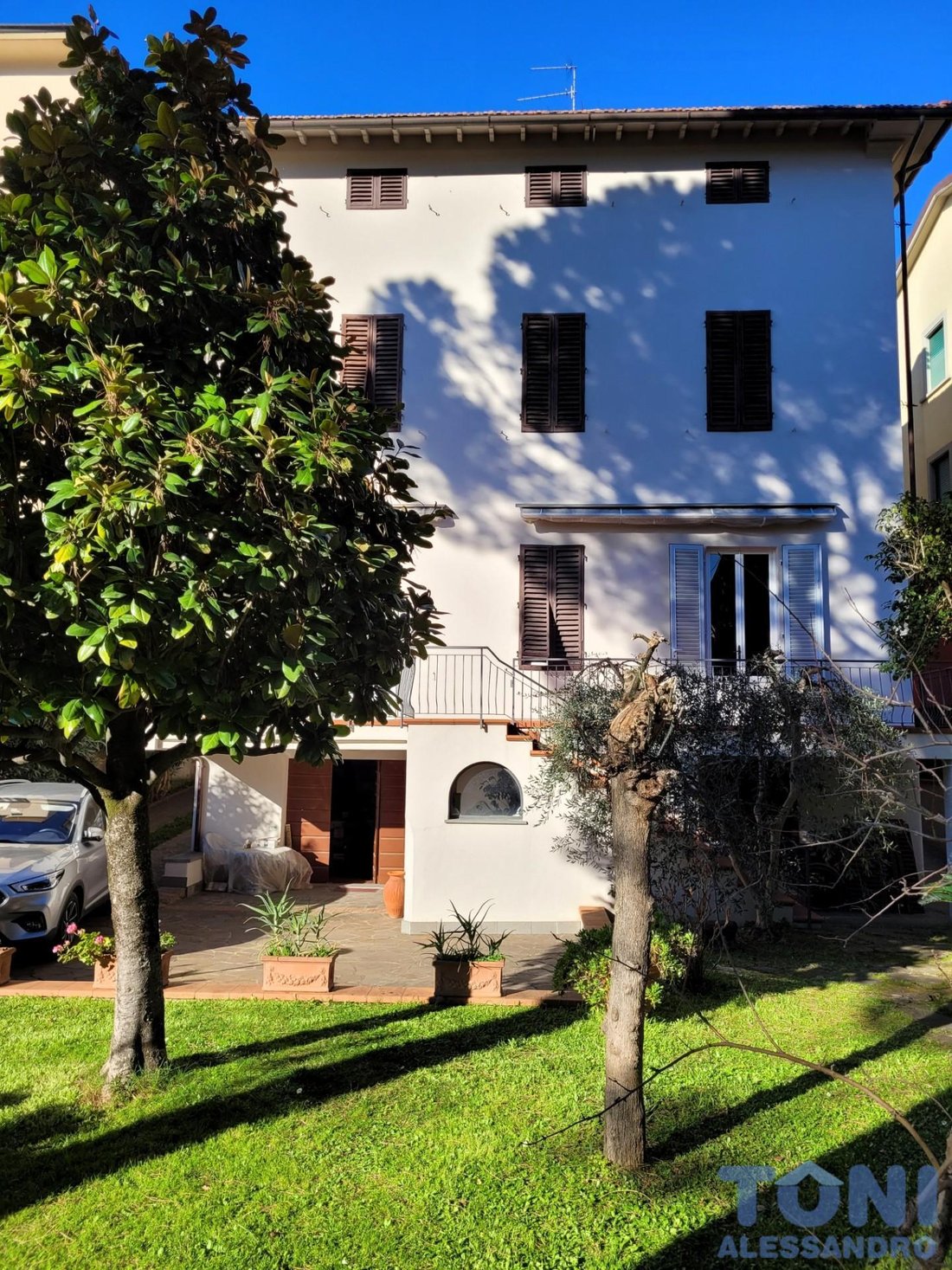 Villa in Station Area, Empoli, Tuscany 1 - 15233372