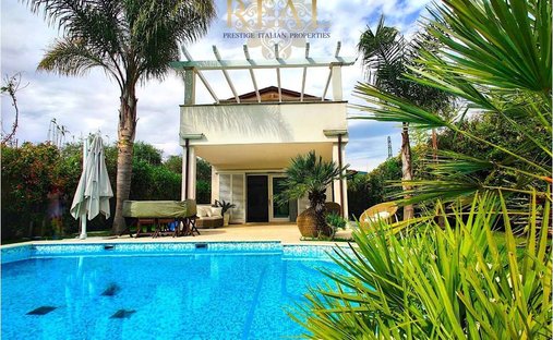 House in Caranna-Vaiana, Forte dei Marmi, Tuscany 1