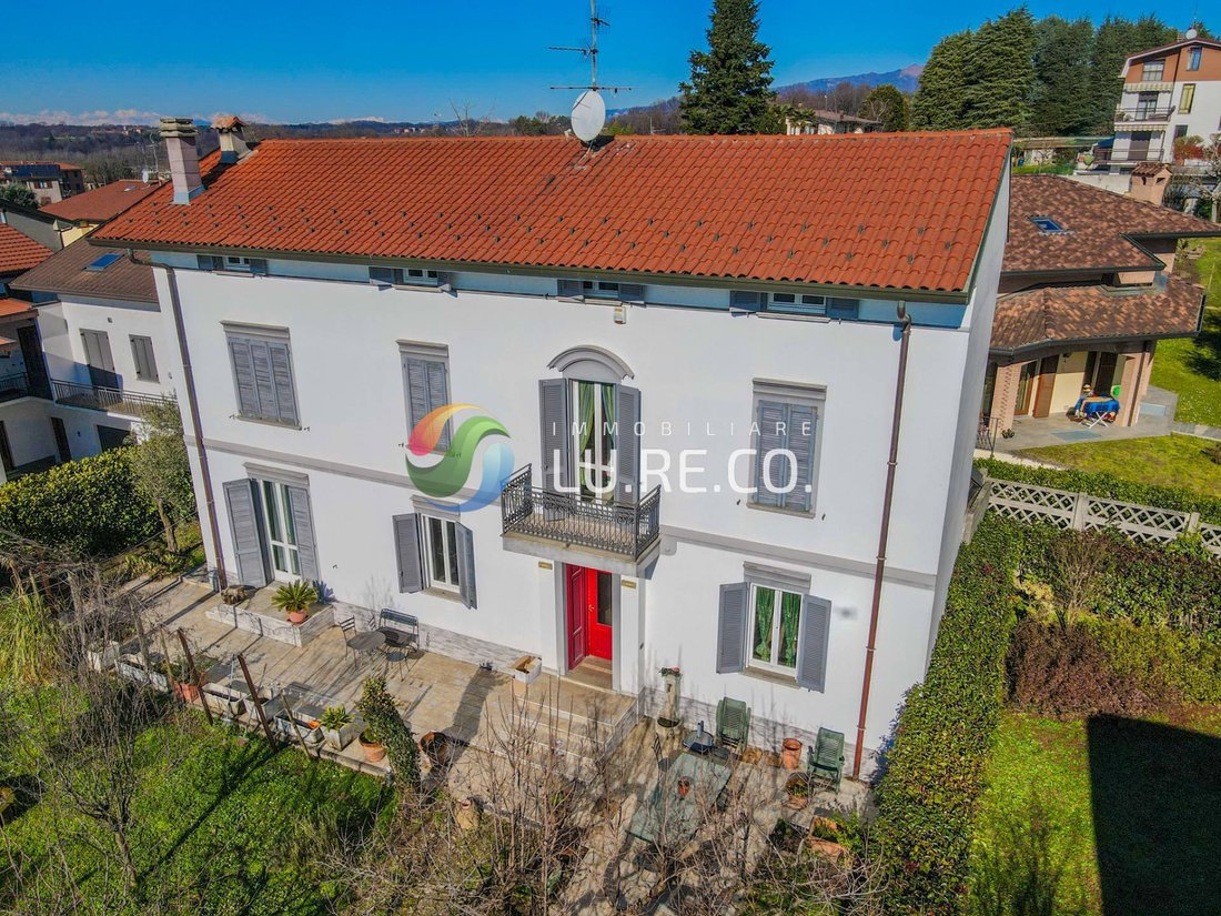 Villa in Inverigo, Lombardy, Italy 2 - 15233597