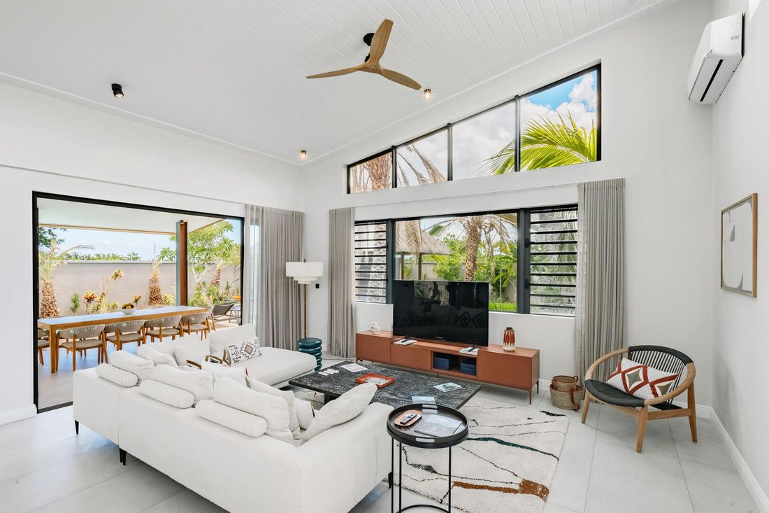 Villa in Tamarin, Rivière Noire District, Mauritius 2 - 14570904