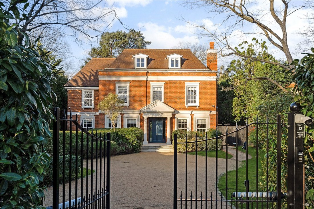 House in Fairmile, Elmbridge, England 1 - 15232991