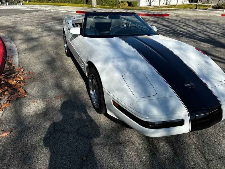 Cabriolet in Glendale, United States 2 - 15232760
