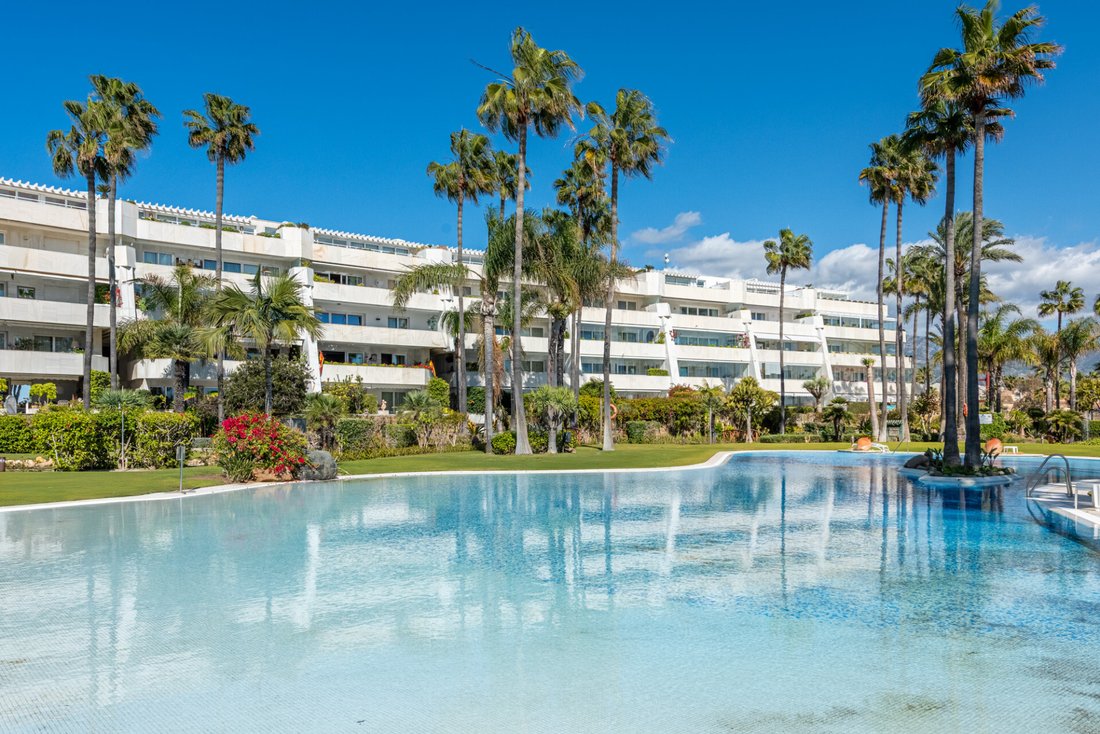 Apartment in Marbella, Andalusia, Spain 4 - 15233977