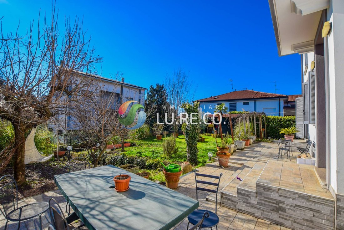 Villa in Inverigo, Lombardy, Italy 4 - 15233597