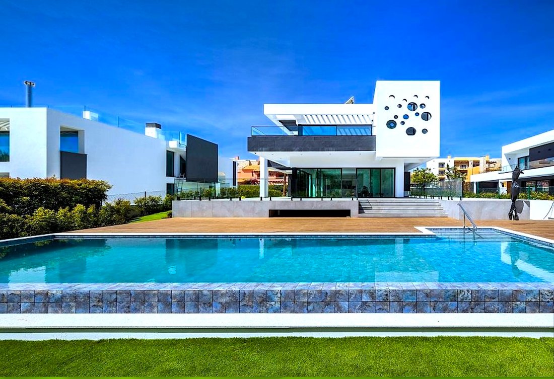 Villa in Vilamoura, Quarteira, Algarve 2 - 12485581