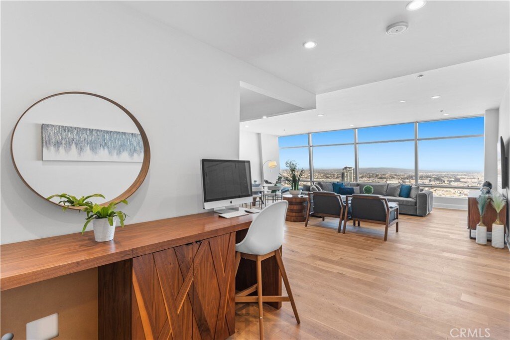 Curated visual reference: Visual Reference: Exclusive Ritz Carlton Condo With In Los Angeles California United