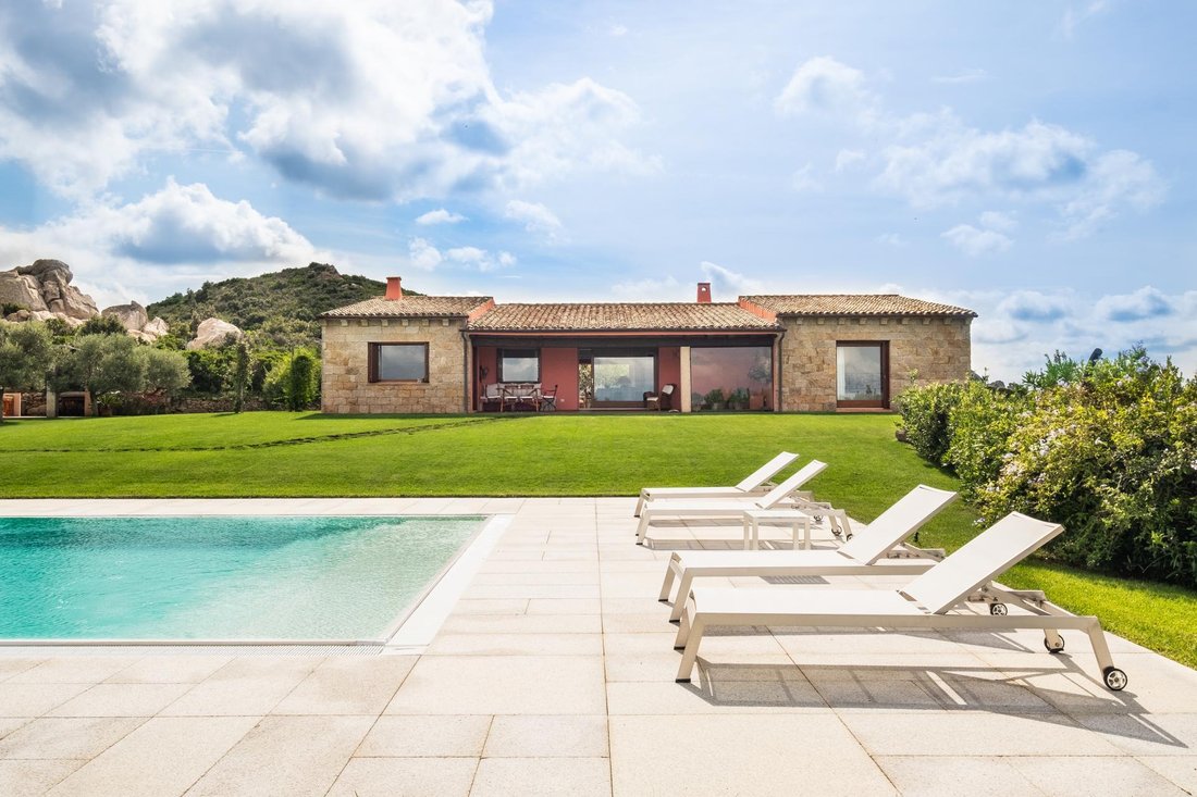 Villa in Arzachena, Sardinia, Italy 3 - 15234077