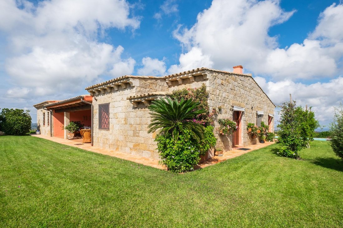Villa in Arzachena, Sardinia, Italy 2 - 15234077
