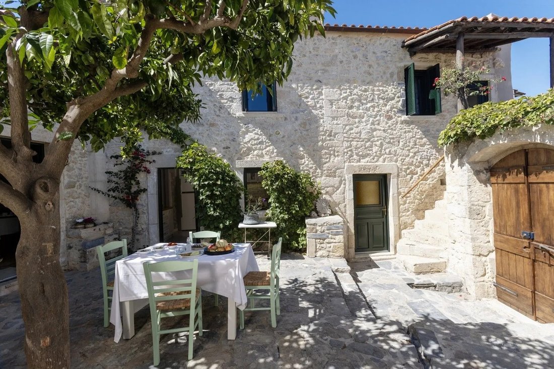 Villa in Community of Episkopi, Episkopi Municipal Unit, Greece 5 - 15235352