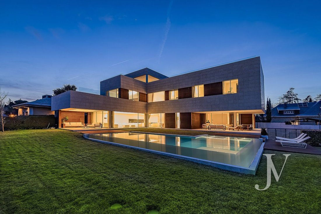 Villa in Moncloa-Aravaca, Madrid, Spain 2 - 15238254