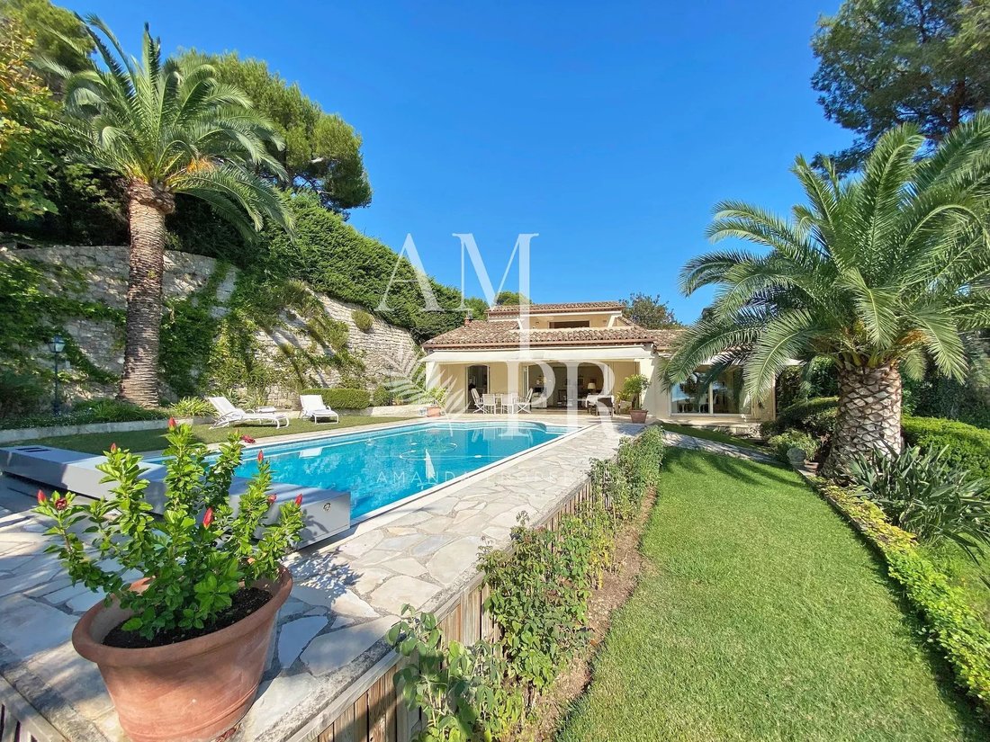 Villa in Cannes, Provence-Alpes-Côte d'Azur, France 1 - 11104730