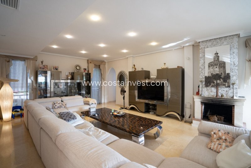 Villa in Torrevieja, Valencian Community, Spain 5 - 15237419