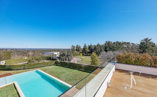 Villa in Ciudad Lineal, Madrid, Spain 1