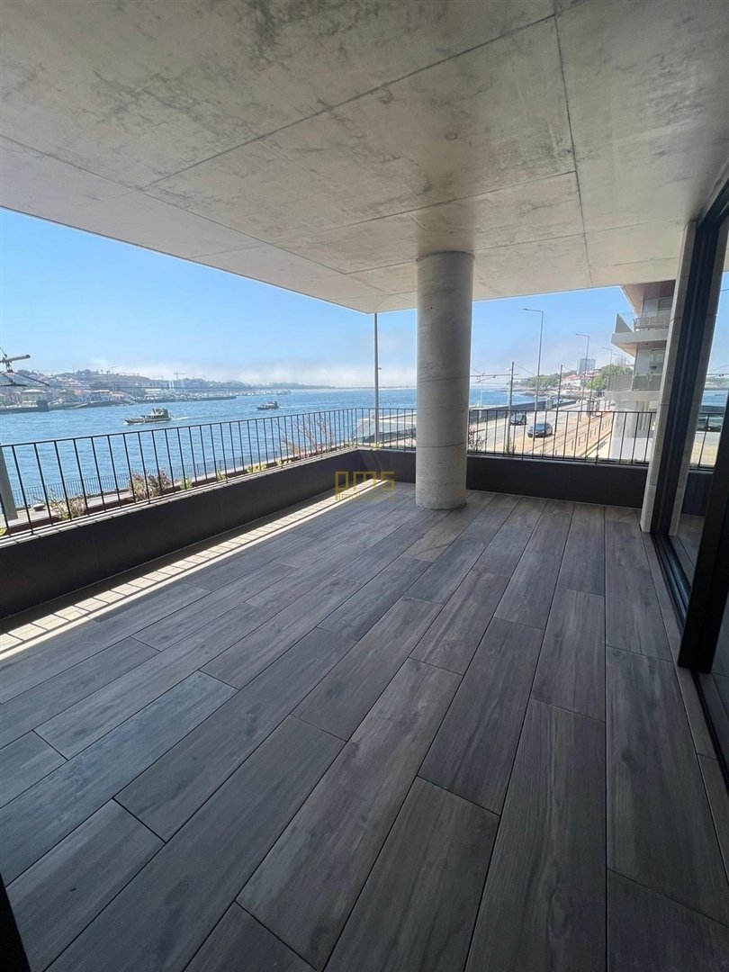 Apartment in Lordelo do Ouro e Massarelos, Porto District, Portugal 1 - 15238313