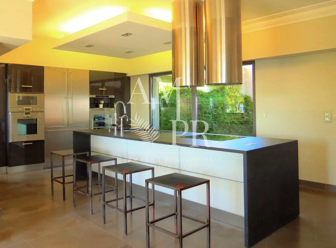Villa in Cannes, Provence-Alpes-Côte d'Azur, France 4 - 10877589