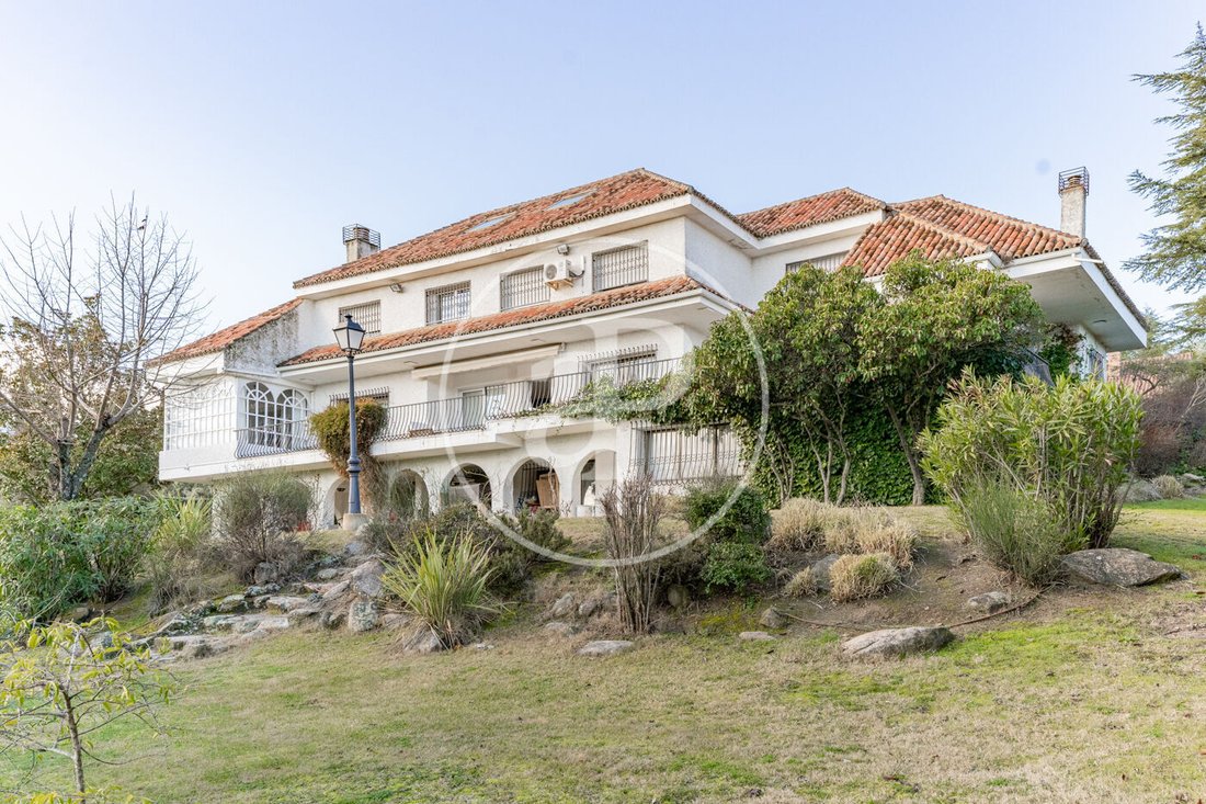Villa in Las Rozas de Madrid, Community of Madrid, Spain 1 - 15238156