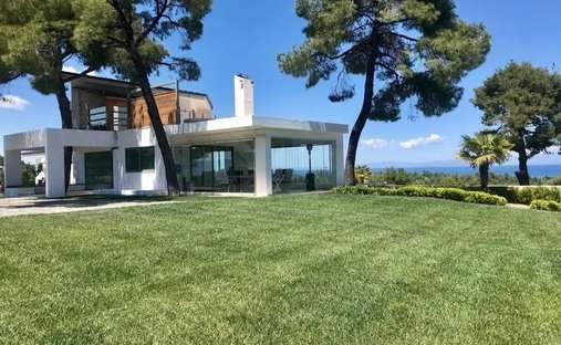 Villa in Pallini Municipal Unit, Macedonia and Thrace, Greece 1