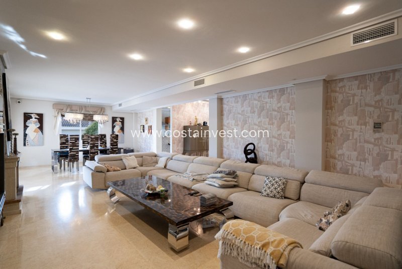 Villa in Torrevieja, Valencian Community, Spain 4 - 15237419