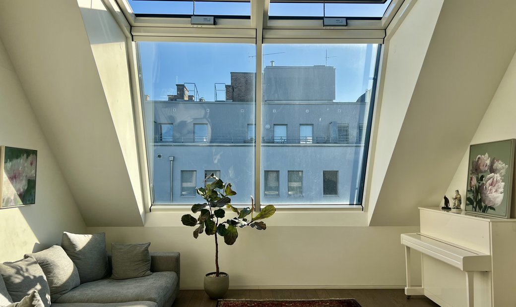 Charming Penthouse View Apartments photo