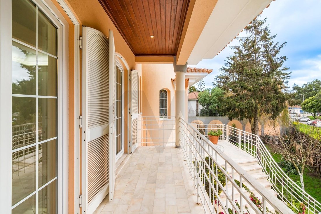 Townhouse in Algueirao-Mem Martins, Lisbon, Portugal 4 - 15237431