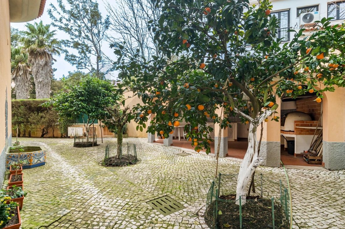 Townhouse in Algueirao-Mem Martins, Lisbon, Portugal 5 - 15237431