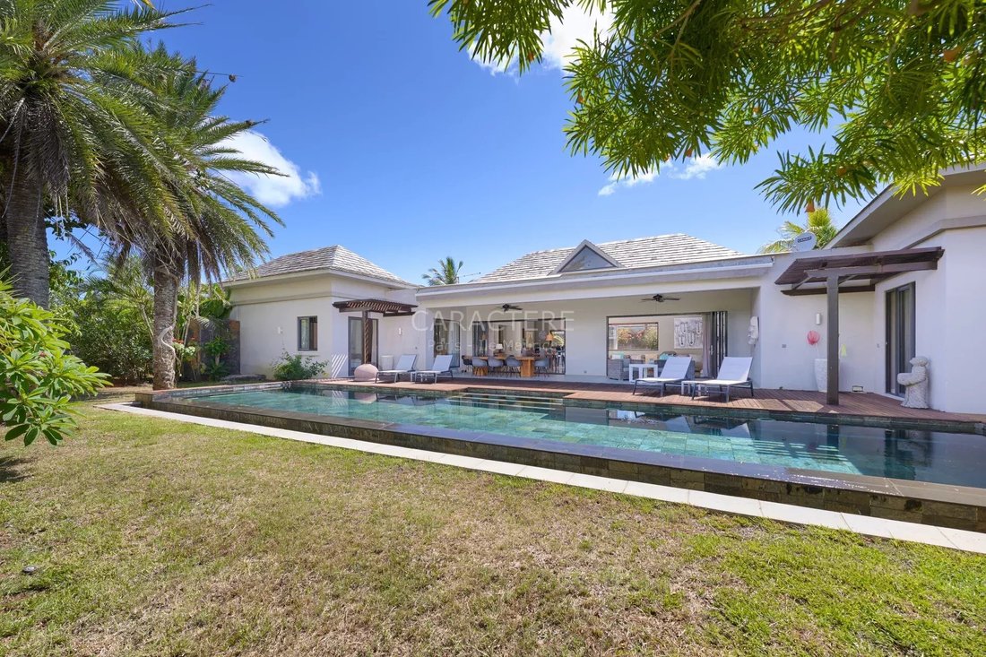 Villa in Grand Baie, Rivière du Rempart District, Mauritius 2 - 15026805