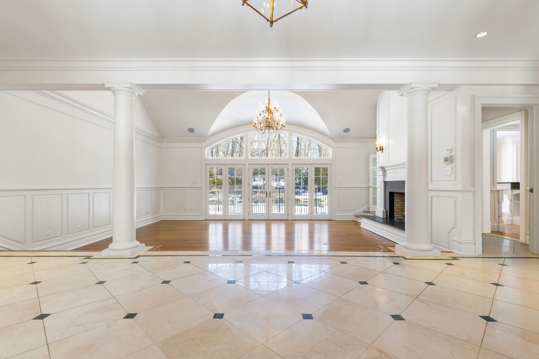 Custom Shingle Style In Greenwich, Connecticut, United States For Sale ...