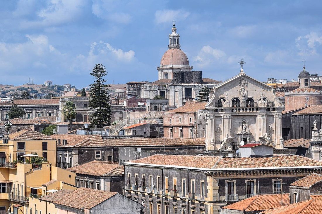 Apartment in Historic Center, Catania, Italy 2 - 15244308