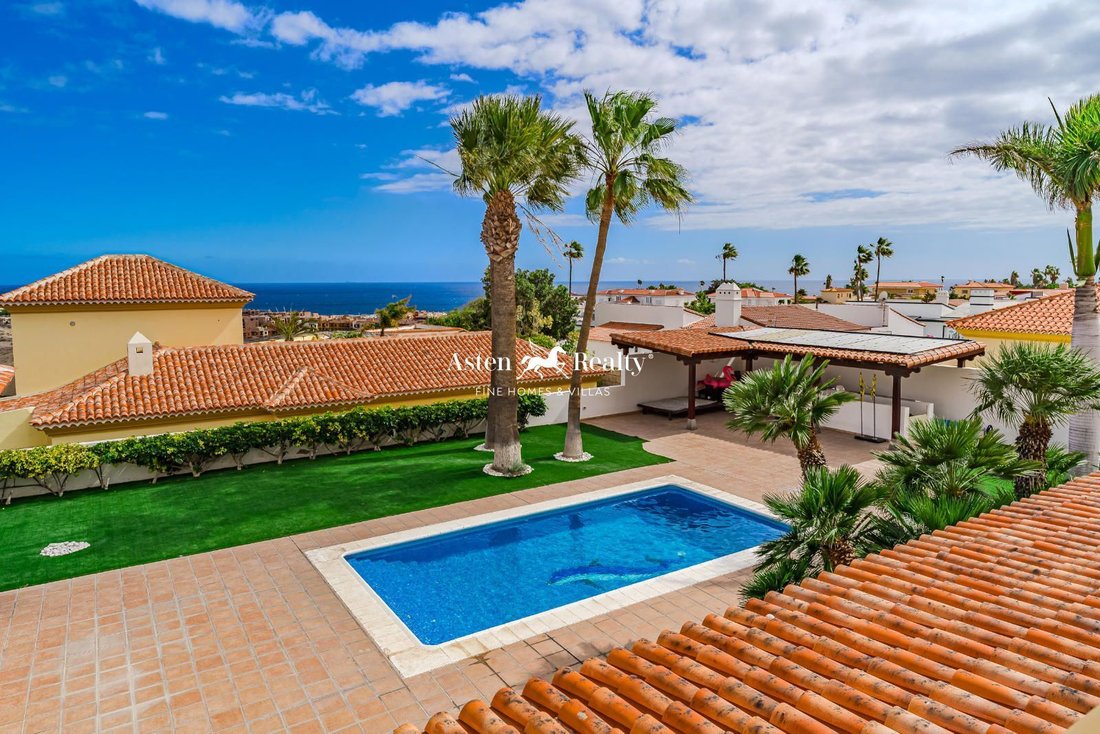 Villa in San Miguel de Abona, Canary Islands, Spain 3 - 15244236