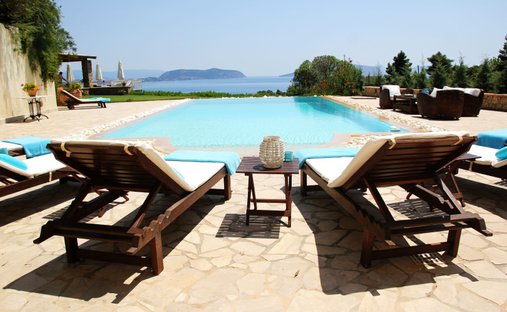 Villa in Koinotita Kranidiou, Kranidi, Greece 1