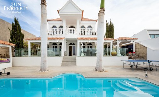 Villa in Costa Adeje, Adeje, Canary Islands 1