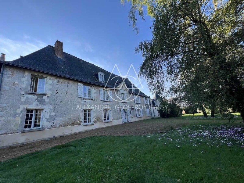 A Timeless Legacy: 15th-Century Manor in the Heart of Loire’s Golden Woods