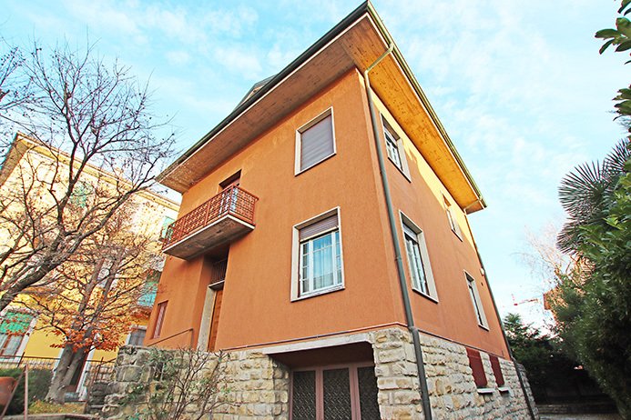 Villa in Saint Lucia, Bergamo, Italy 1 - 15244633