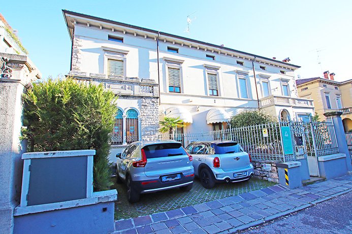 Apartment in Borgo Pignolo District, Bergamo, Italy 1 - 15244582