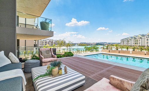 Apartment in Waterfall Country Village, Gauteng, South Africa 1