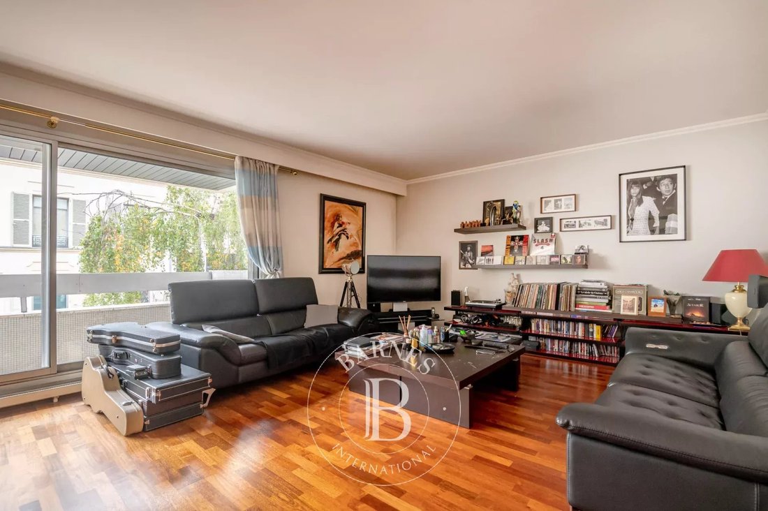 Apartment in Charles Laffitte, Neuilly-sur-Seine, France 3 - 12384678