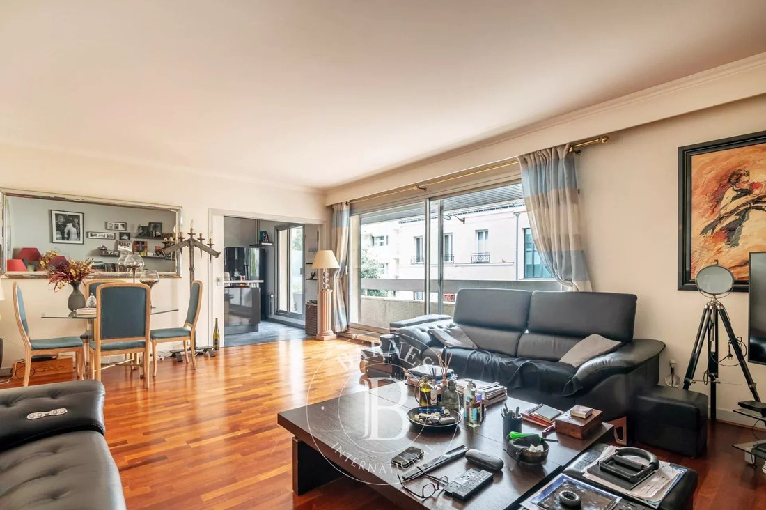 Apartment in Charles Laffitte, Neuilly-sur-Seine, France 2 - 12384678