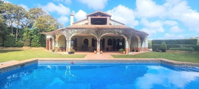 Villa in Sotogrande, San Roque, Andalusia 2 - 12826339