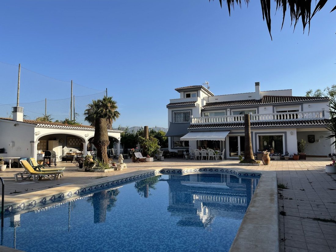 Villa in Oliva, Valencian Community, Spain 1 - 15247305
