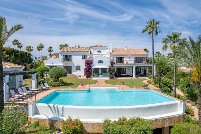 Villa in Sotogrande, San Roque, Andalusia 1 - 15247919