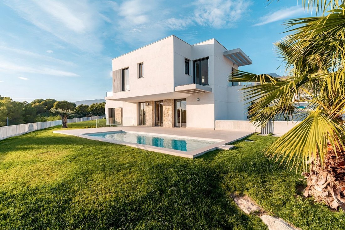 Villa in Finestrat, Valencian Community, Spain 1 - 15247726