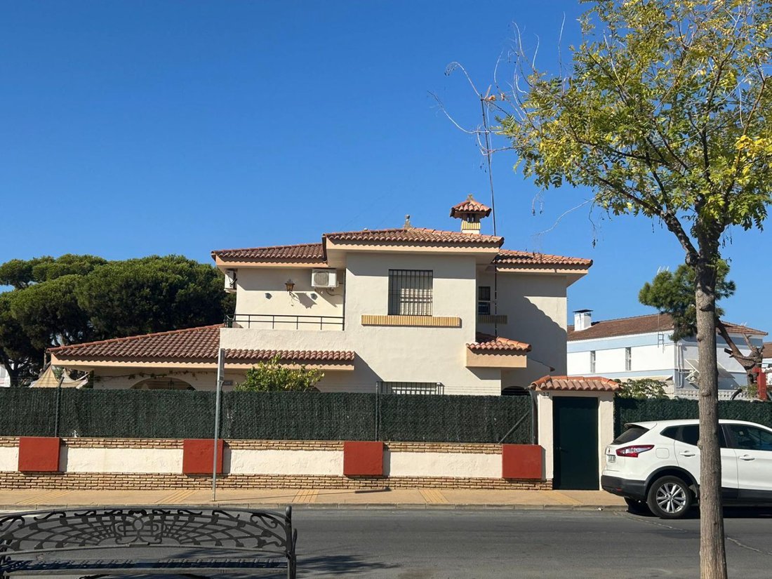 Chalet in Lepe, Andalusia, Spain 3 - 15246532