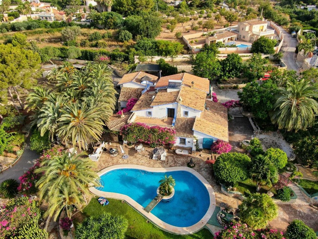 Villa in Calp / Calpe, Valencian Community, Spain 2 - 15247846