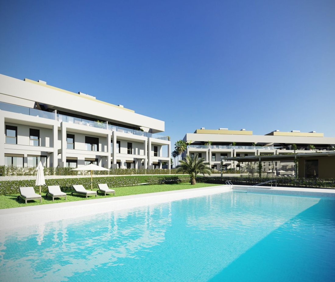 Apartment in Cancelada, Estepona, Andalusia 2 - 15248223