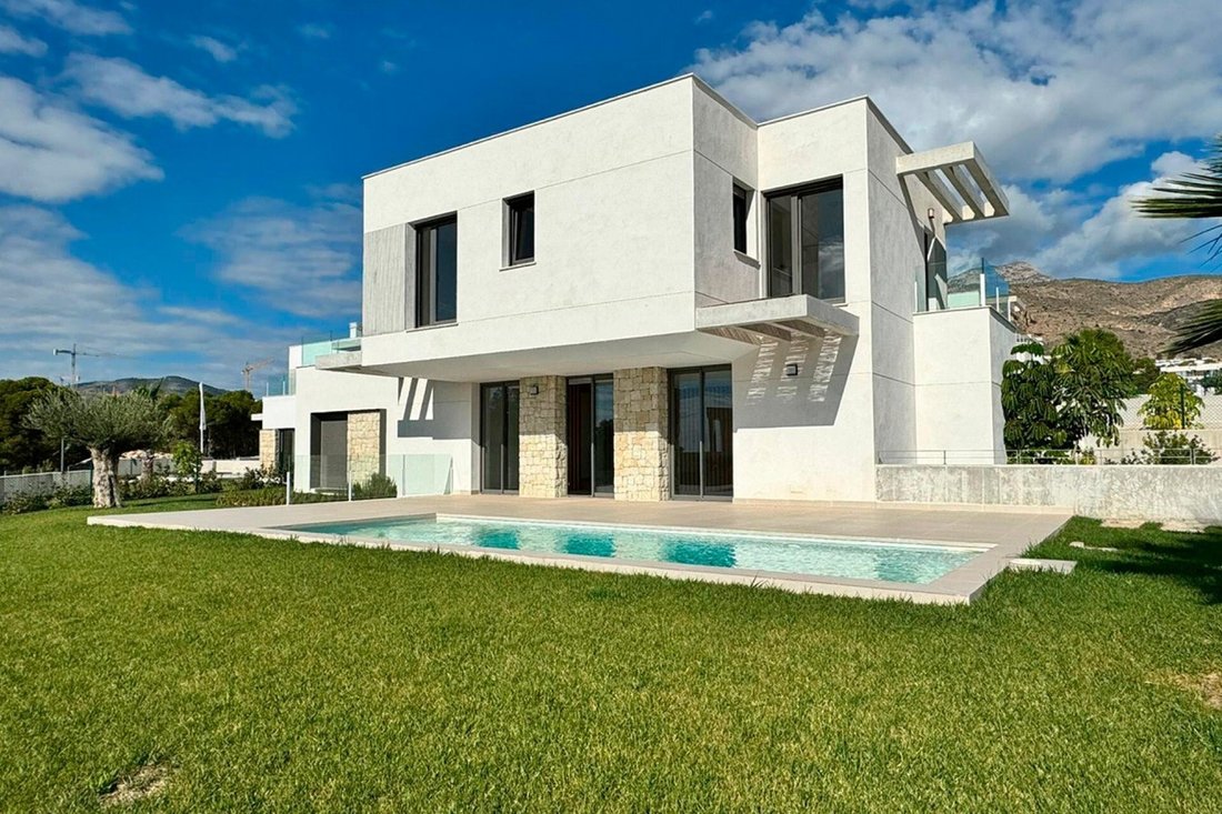 Villa in Finestrat, Valencian Community, Spain 2 - 15247726