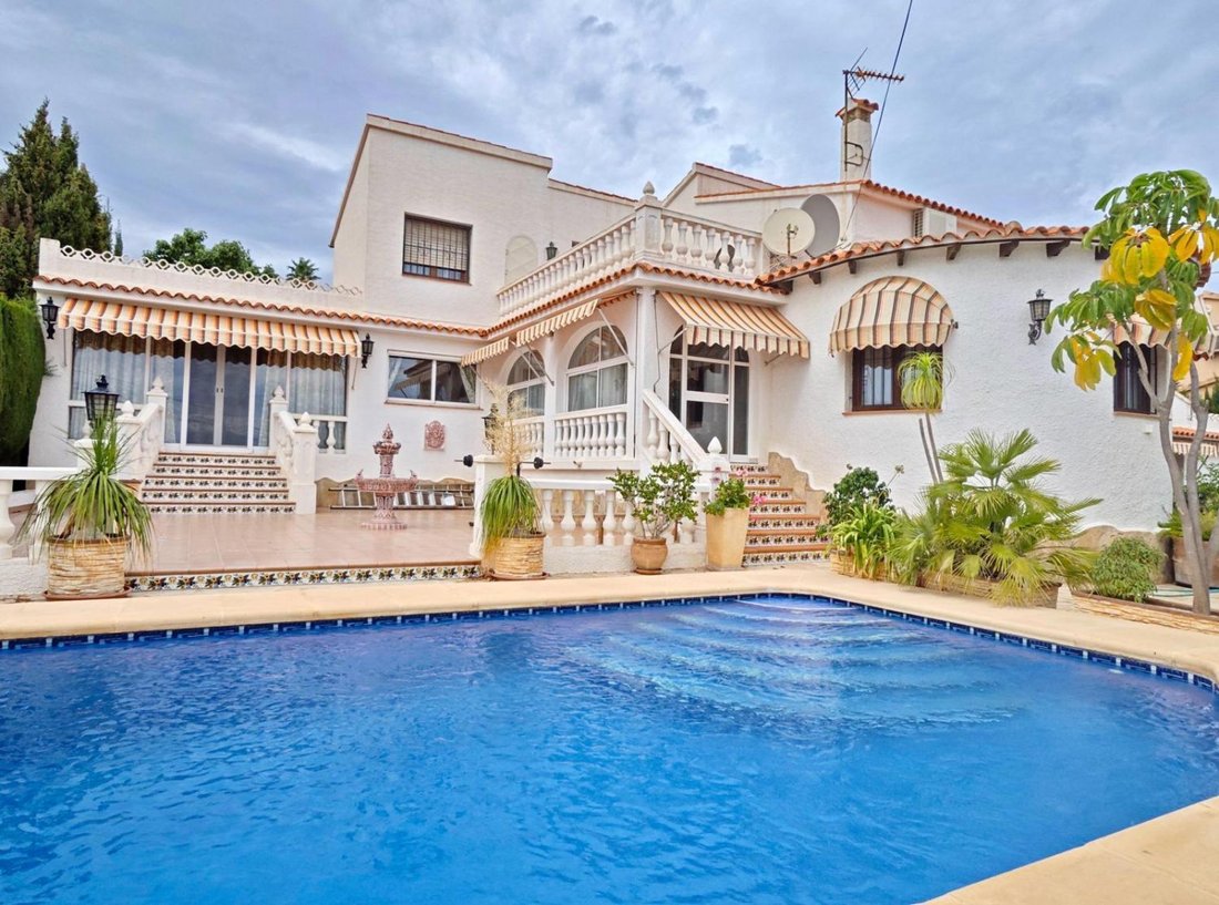 Villa in Calp / Calpe, Valencian Community, Spain 1 - 12833894