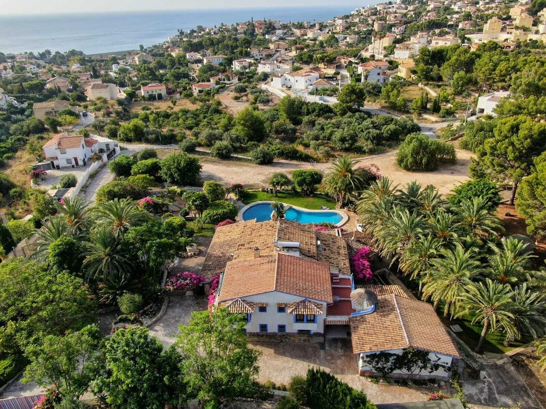 Villa in Calp / Calpe, Valencian Community, Spain 1 - 15247846